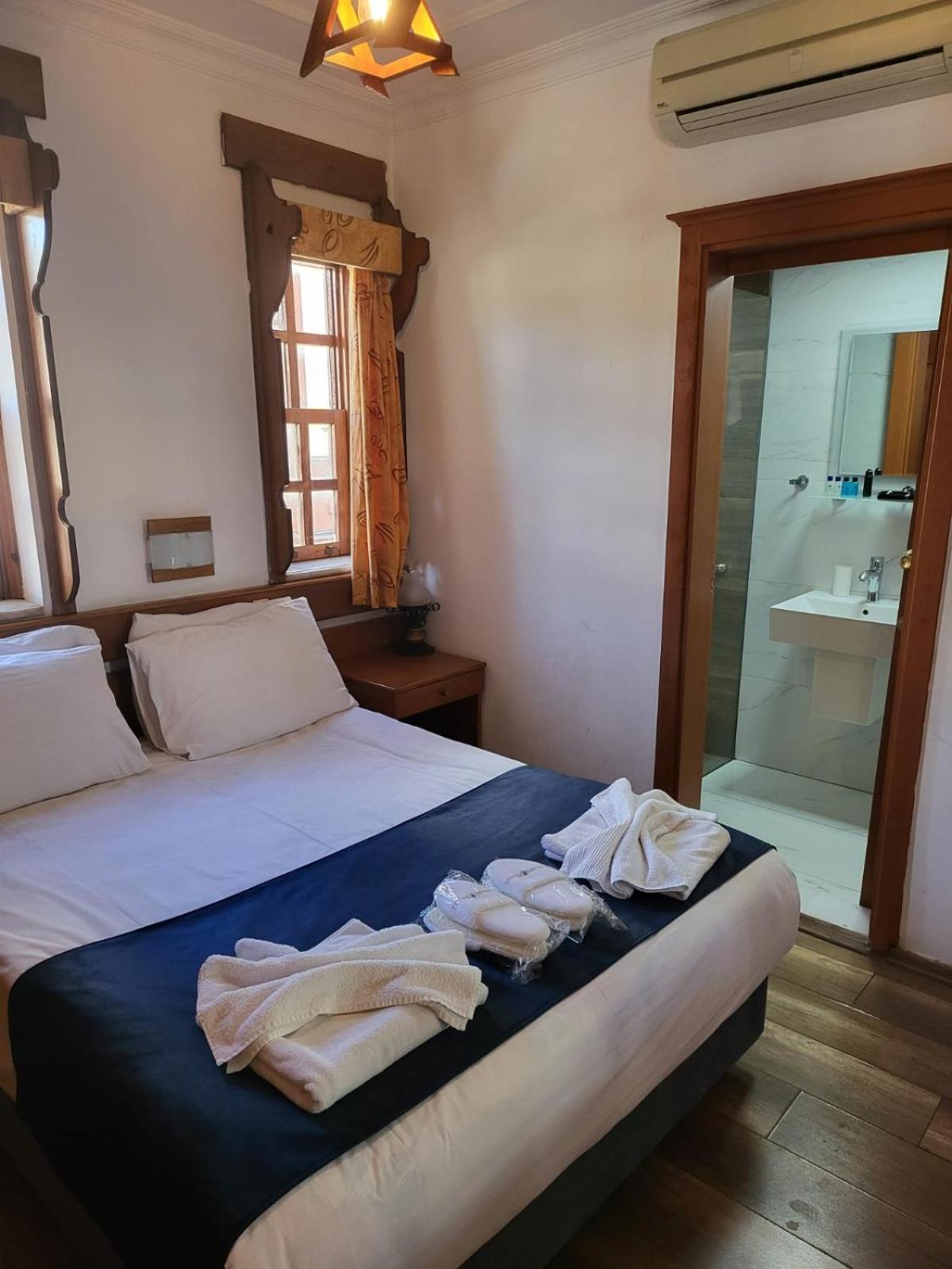 Hotel Karyatit Kaleici Antalia Esterno foto