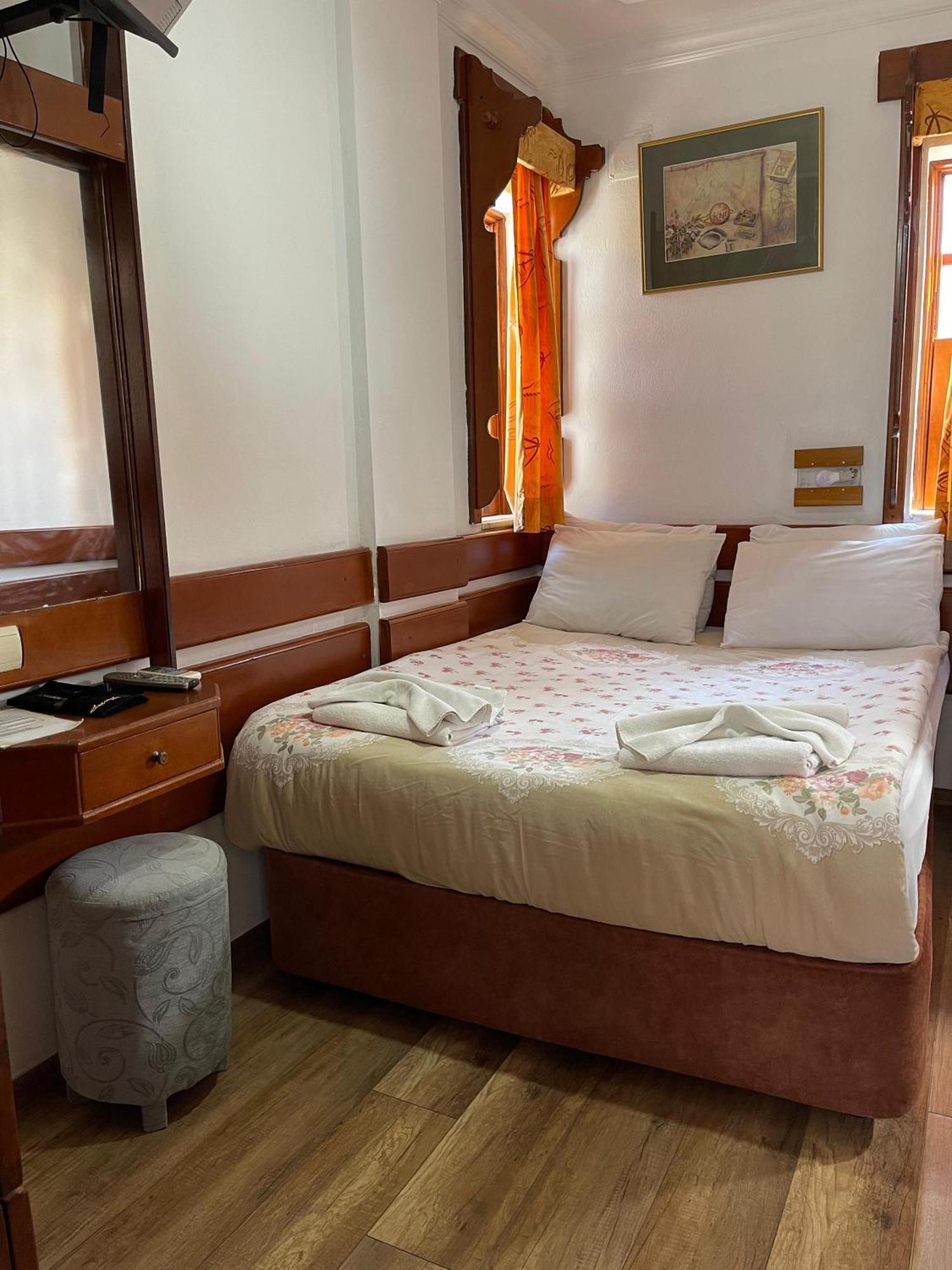 Hotel Karyatit Kaleici Antalia Esterno foto