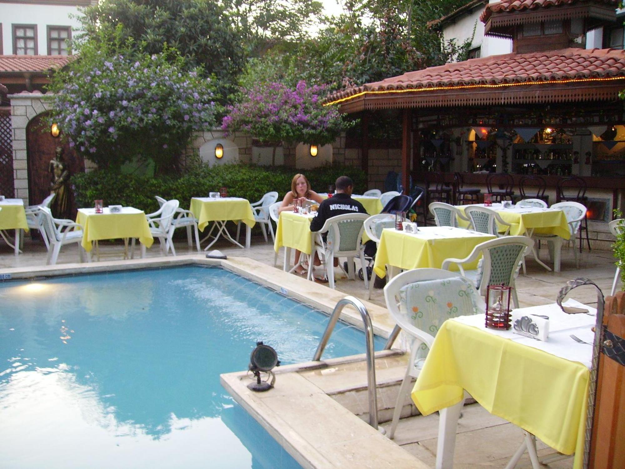 Hotel Karyatit Kaleici Antalia Esterno foto