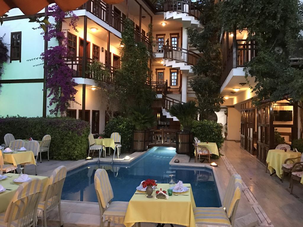 Hotel Karyatit Kaleici Antalia Esterno foto