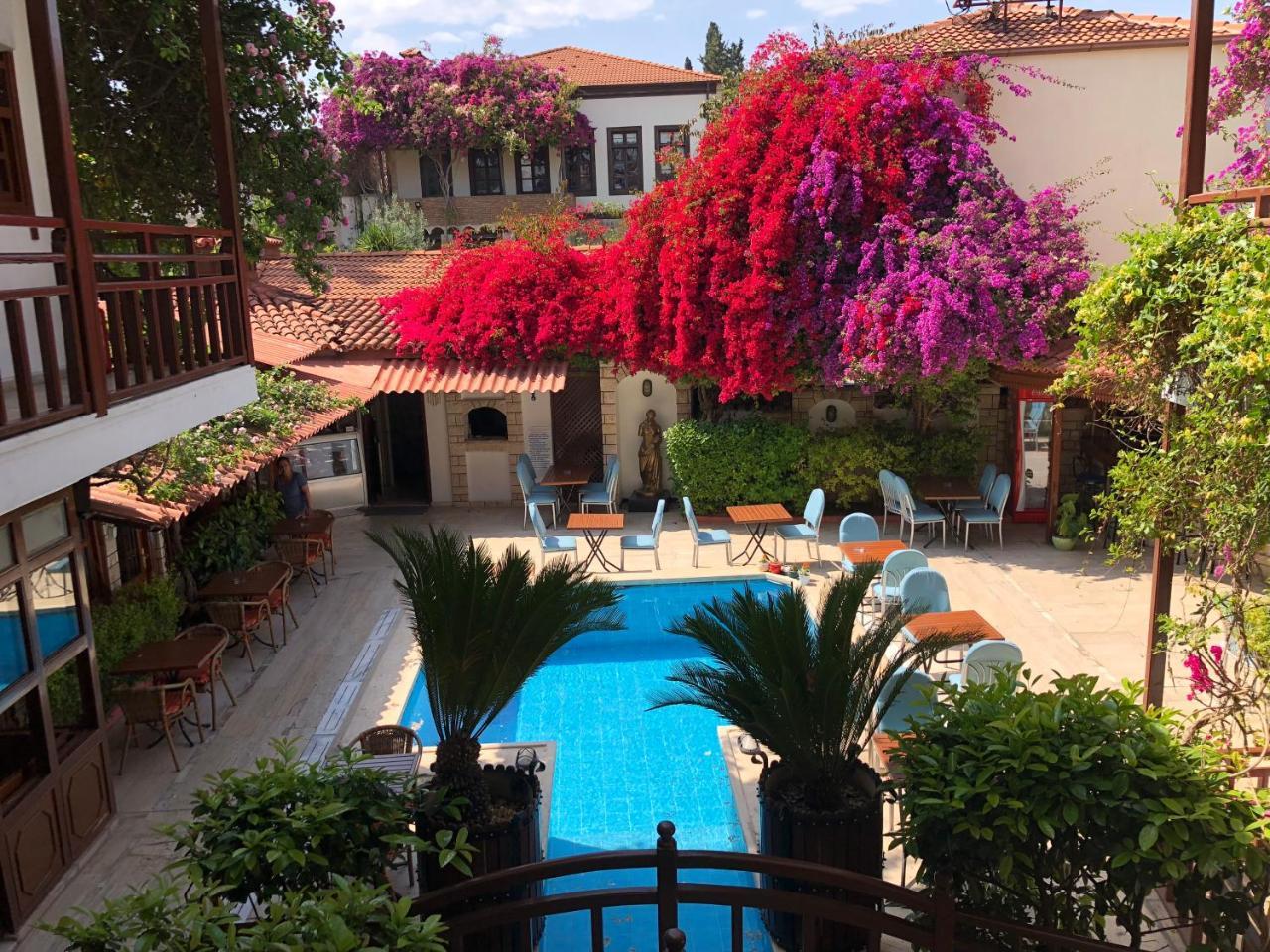 Hotel Karyatit Kaleici Antalia Esterno foto